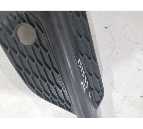 Решетка переднего бампера левая , накладка