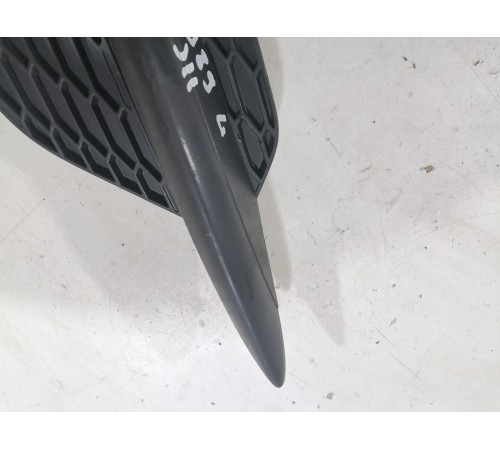 Решетка переднего бампера левая , накладка