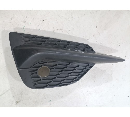 Решетка переднего бампера левая , накладка