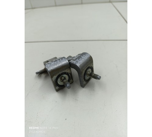 Петля багажника