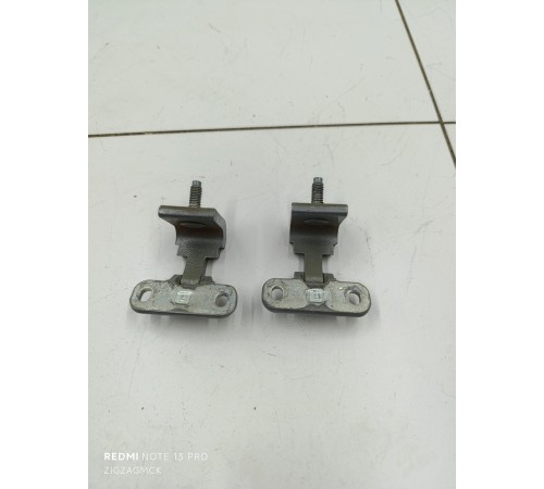 Петля багажника