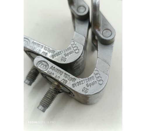 Петля багажника