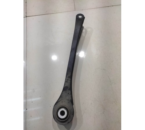 Рычаг подвески (задний, правый)