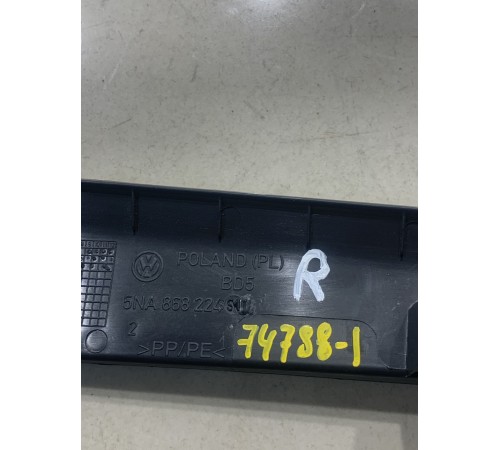 Обшивка стойки (передняя правая)