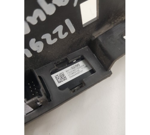 Блок сенсорных кнопок управления информационным дисплеем правый