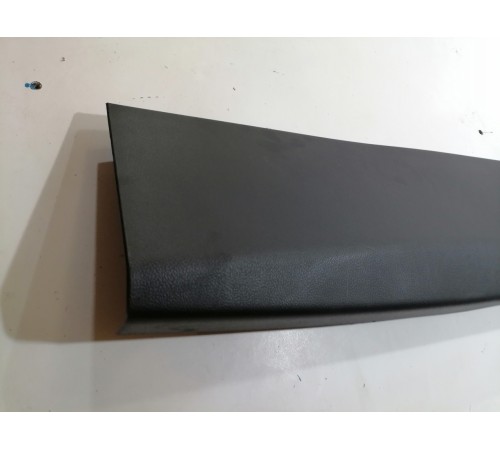 Обшивка крышки багажника верхняя