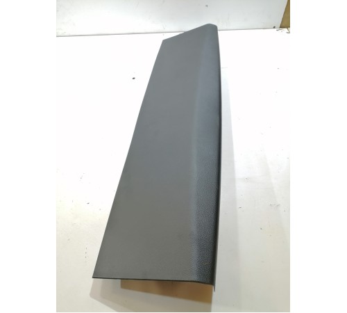 Обшивка крышки багажника верхняя