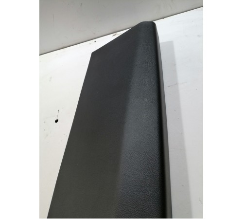 Обшивка крышки багажника верхняя