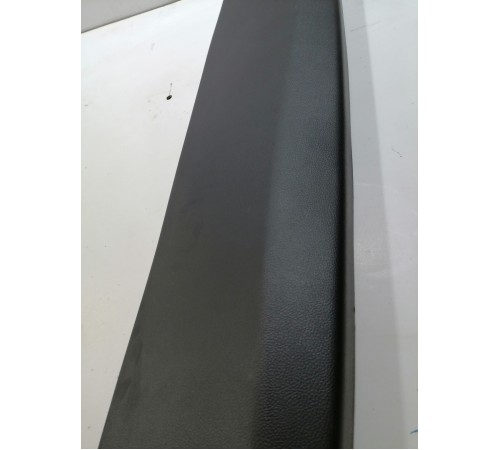 Обшивка крышки багажника верхняя