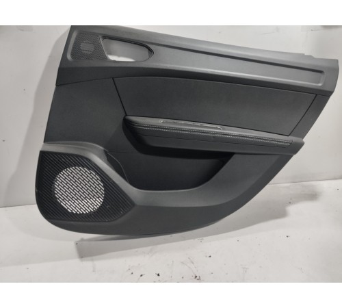 Обшивка двери (задняя правая)