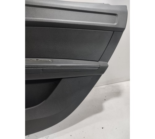 Обшивка двери (задняя правая)