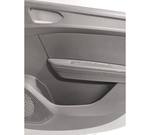 Обшивка двери (задняя правая)