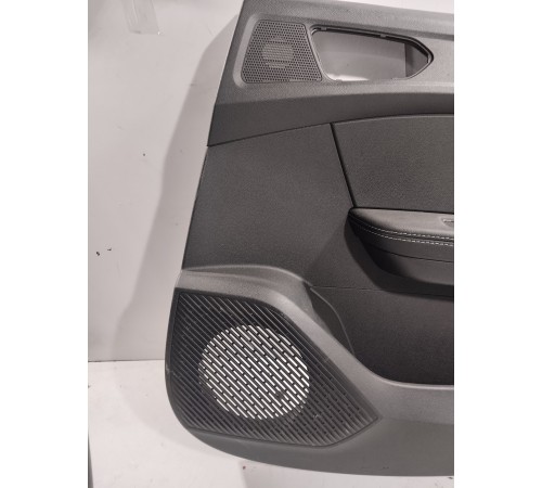 Обшивка двери (задняя правая)