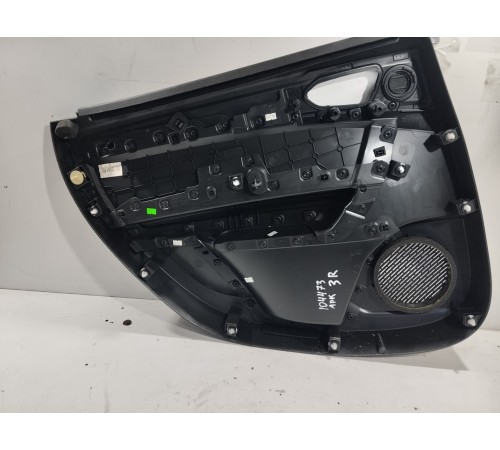 Обшивка двери (задняя правая)