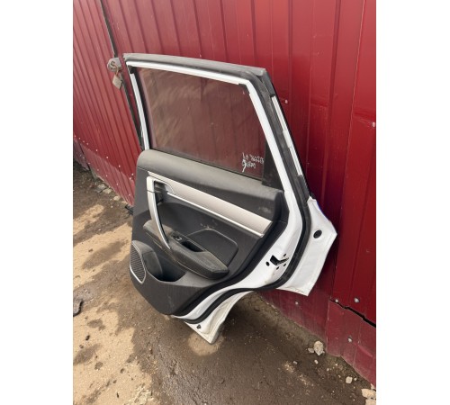 Дверь задняя правая