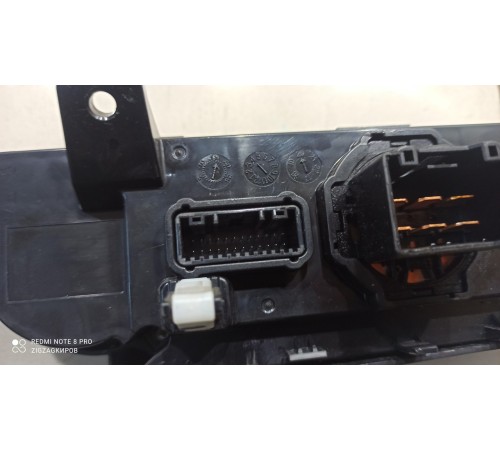 Блок управления климатом(передний)