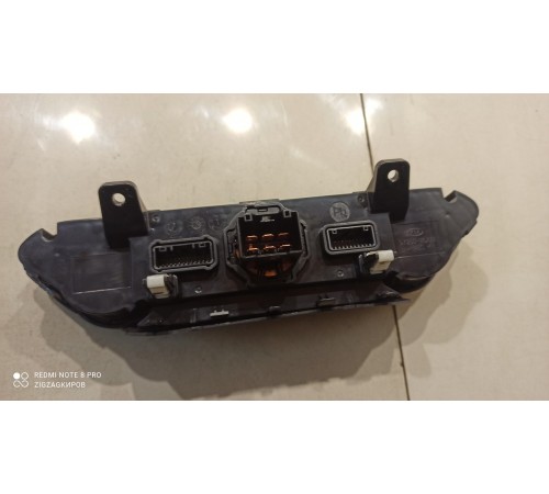 Блок управления климатом(передний)