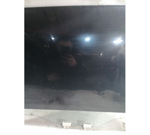 Стекло двери заднее правое