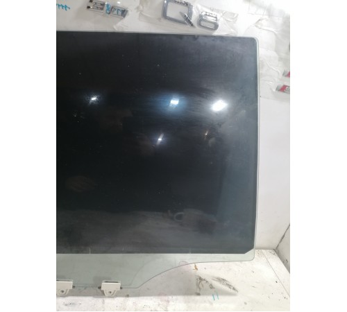 Стекло двери заднее правое