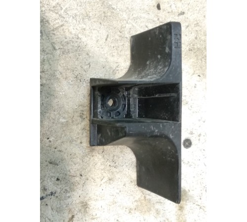 Направляющая переднего усилителя правая