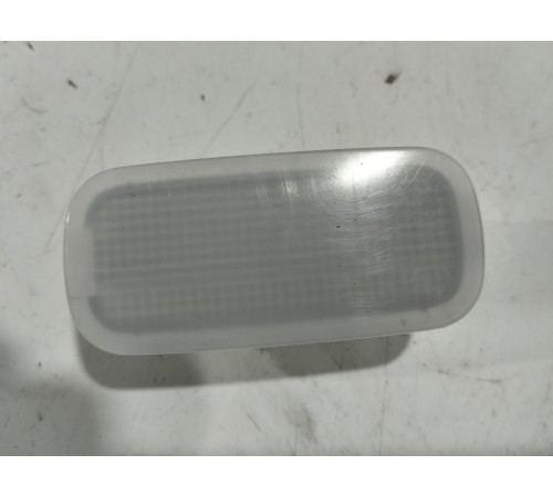 Плафон внутреннего освещения салона 