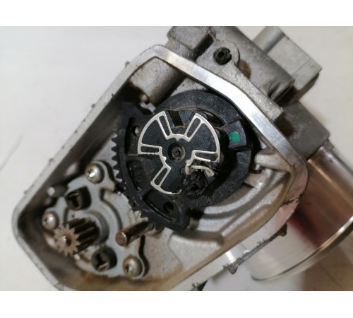 Дроссельная заслонка