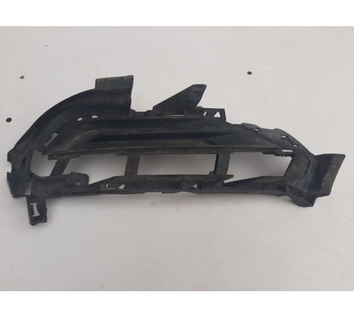 Заглушка противотуманной фары (левая)