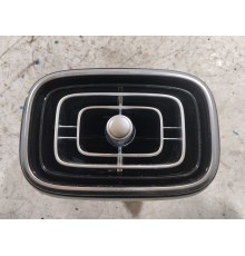 Воздушный дефлектор салона левый