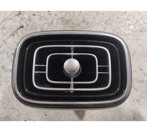 Воздушный дефлектор салона левый