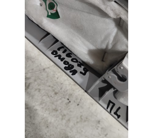 Обшивка лобового стекла левая