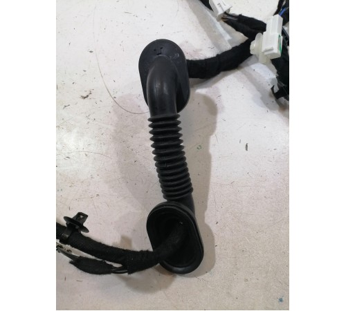 Электропроводка крышки багажника