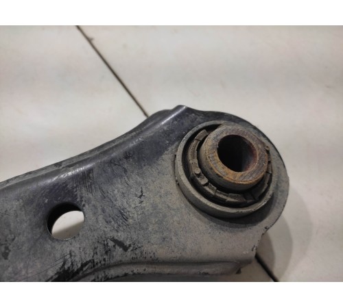 рычаг поперечный (задний правый)