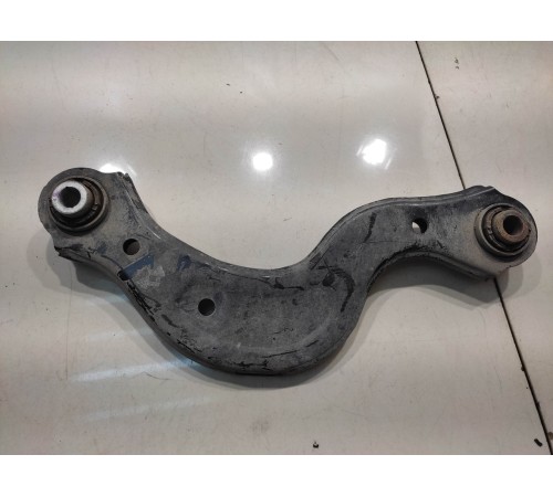 рычаг поперечный (задний правый)