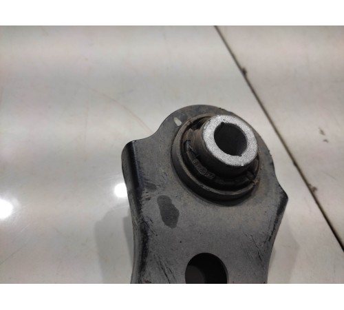 рычаг поперечный (задний правый)