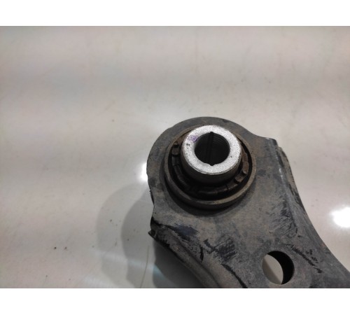 рычаг поперечный (задний правый)