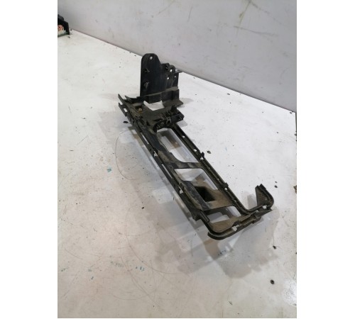 Кронштейн усилителя заднего бампера задний правый