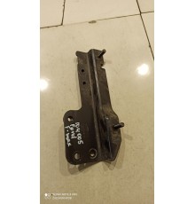 Кронштейн(крепление) подающего бака радиатора