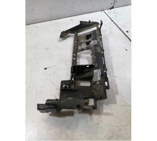 Кронштейн усилителя заднего бампера задний правый