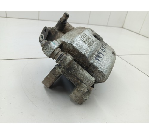 Суппорт передний правый