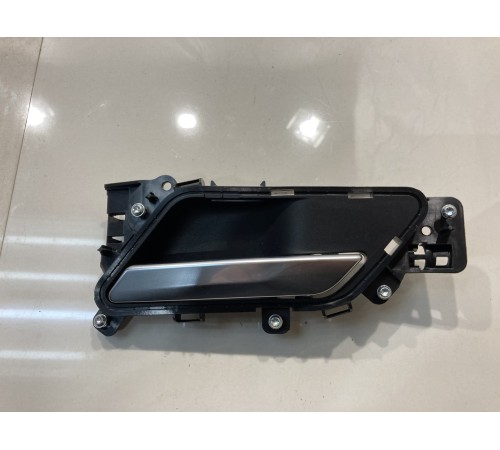 Ручка двери (задняя, правая, внутренняя)