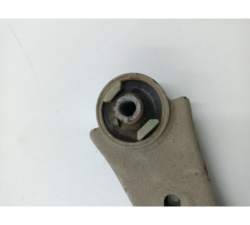 Рычаг подвески передний правый нижний