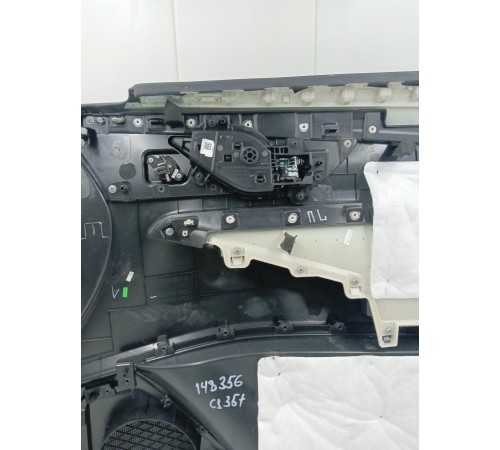 Обшивка двери передняя левая