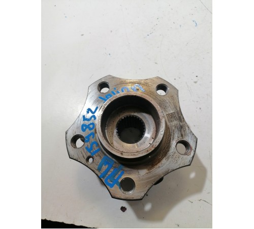 Ступица передняя левая