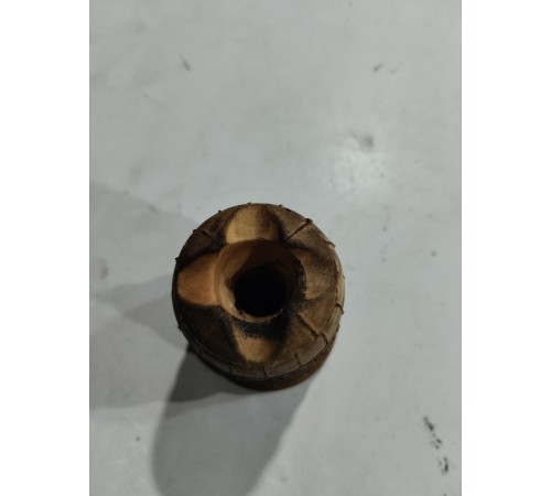 Отбойник амортизатора (задний правый)