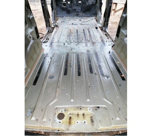 Пол багажника (ниша)