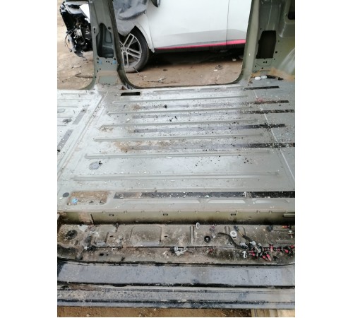 Пол багажника (ниша)