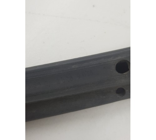 Уплотнитель капота