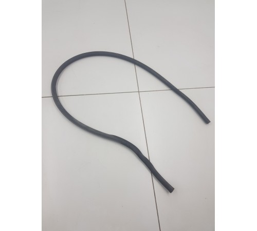 Уплотнитель капота