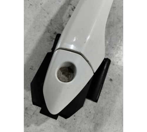 Ручка двери передняя левая внешняя