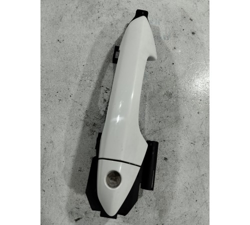 Ручка двери передняя левая внешняя